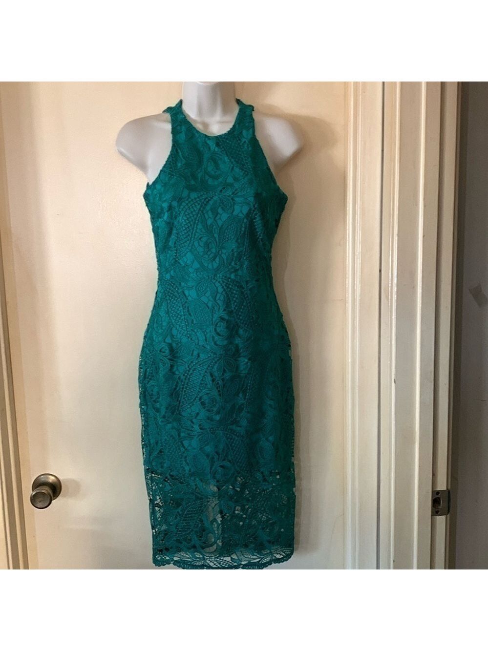 Bebe emerald green lace dress with top and bottom zipper size 00